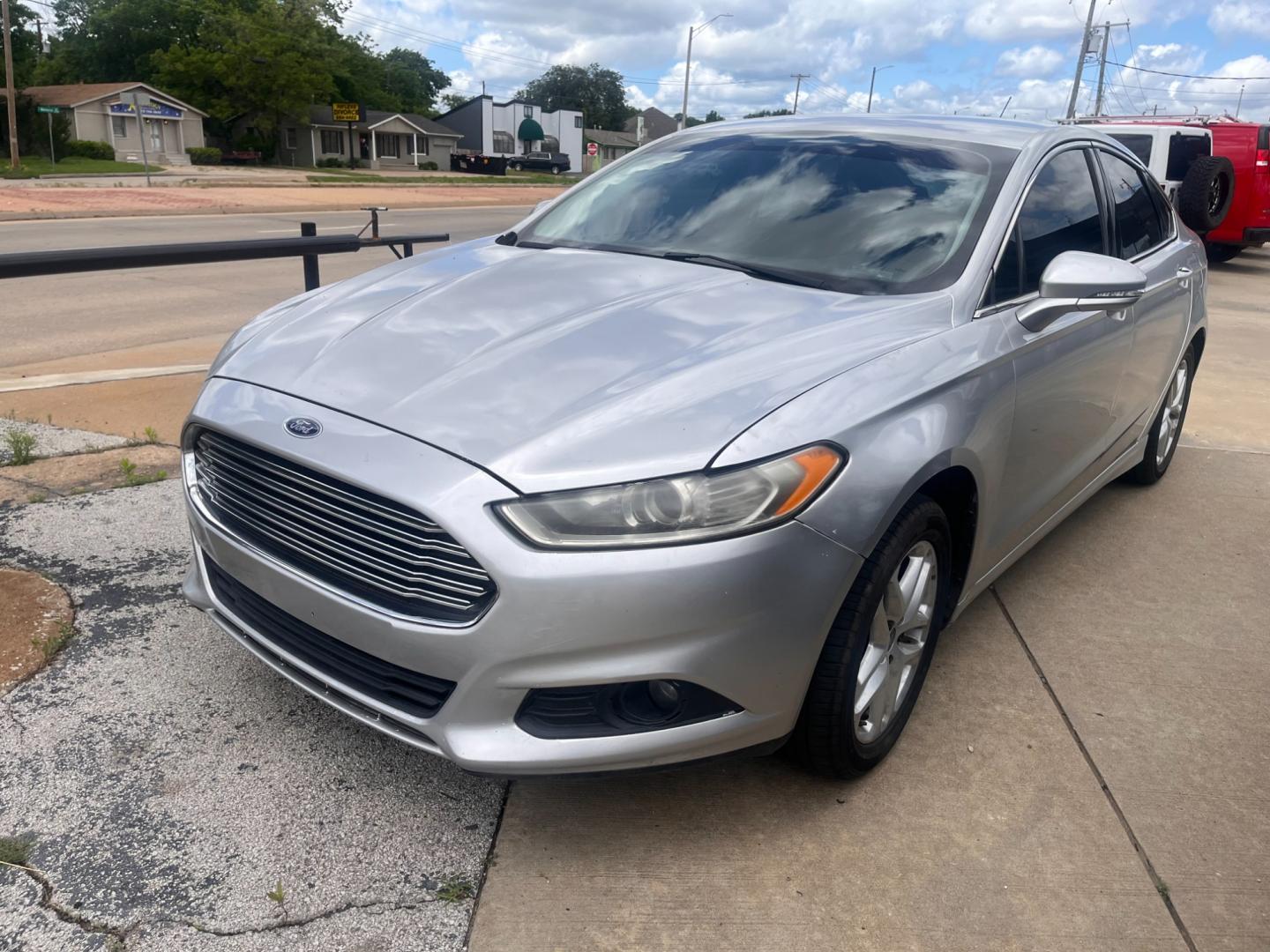 2016 SILVER FORD FUSION SE SE (1FA6P0HD3G5) with an 1.5L L4 DOHC 16V engine, 6-Speed Automatic transmission, located at 8101 E. Skelly Dr., Tulsa, OK, 74129, (918) 592-3593, 36.121891, -95.888802 - Photo#0